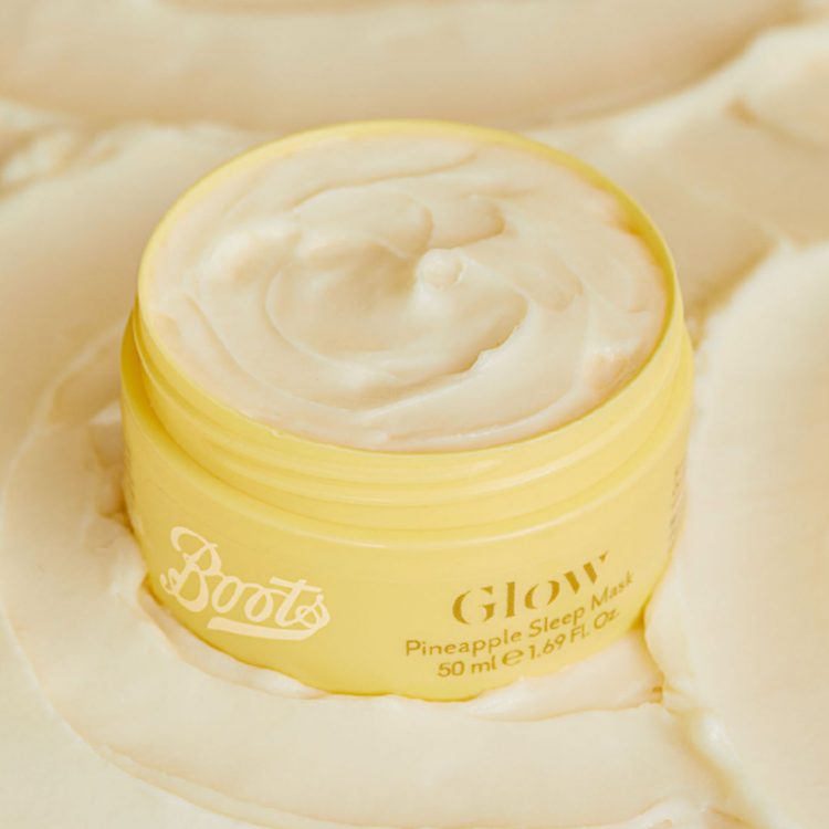 Boots Glow Pineapple Sleep Mask Shajgoj
